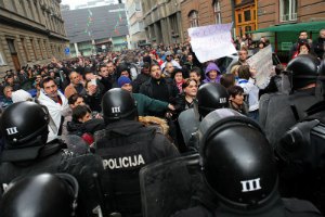 У Боснії акції протесту охопили вже 12 міст