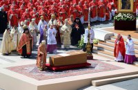 Головне за суботу, 26 квітня: авіаудар по Костянтинівці, понад 160 боєзіткнень, похорон Папи Римського Франциска