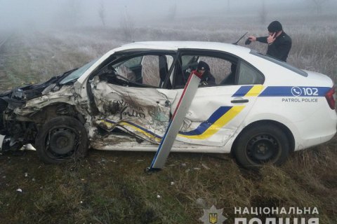 У Херсонській області п'яний поліцейський на Mitsubishi врізався в авто патрульних