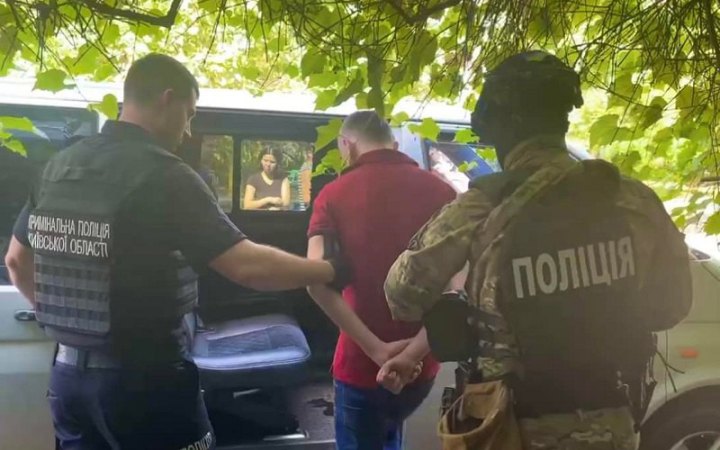 На Київщині викрили двох шахраїв, які ​під виглядом посадовців збирали гроші "для ЗСУ"