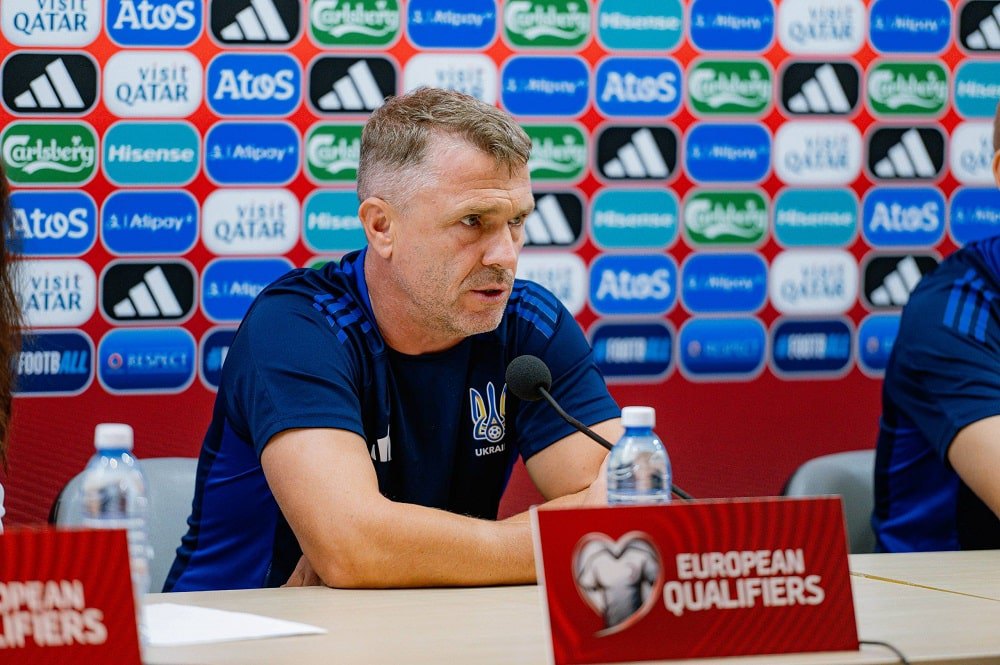 Сергій Ребров під час пресконференції