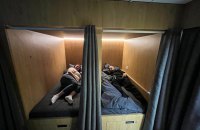 В Київській школі економіки встановили капсули для сну – перші такі місця у виші України