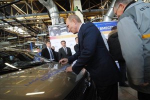 Путин мечтает, чтобы российские автомобили хотелось покупать