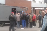 Поліція затримала 50 осіб при спробі рейдерського захоплення підприємства у Бучі