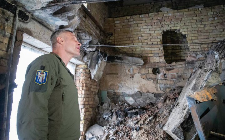 Віталій Кличко запевнив, що постраждалим від російських обстрілів киянам виплатять по 10 тисяч гривень