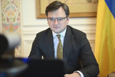 Кулеба обсудил с главой МИД Латвии военное обострение на востоке Украины 