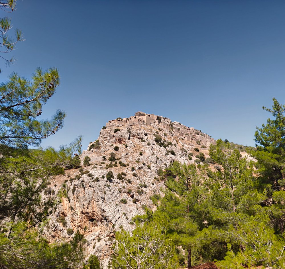 Село Анаватос, нині спустошене.