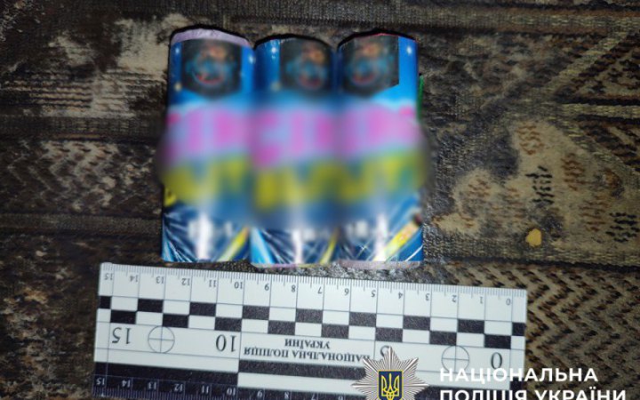 У Києві судитимуть чоловіка, який у комендантську годину запустив салют з вікна багатоповерхівки