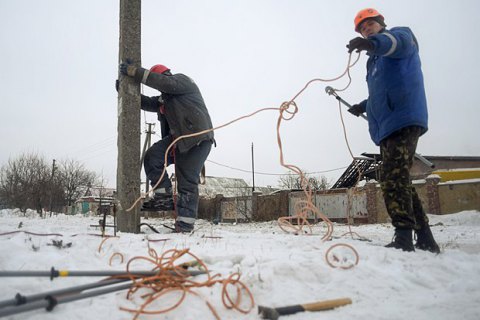В Украине из-за непогоды обесточены более 150 населенных пунктов в 5 областях