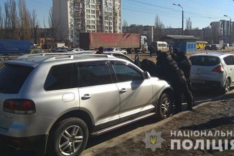 47-летний полковник полиции в Киеве купил девять квартир, продавая служебную информацию