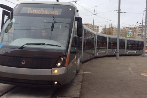 У Києві запустять швидкісний трамвай, який з'єднає правий та лівий берег
