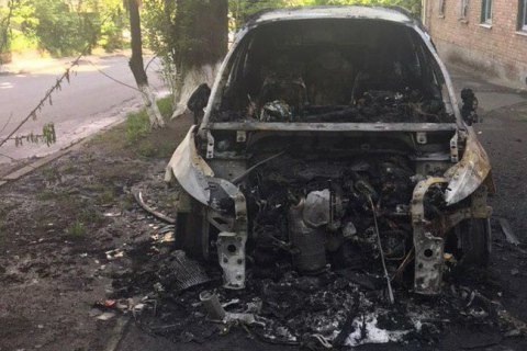 Машину главреда телеканала TVi сожгли ночью в Киеве (обновлено)
