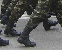 В Днепропетровске офицер избивал солдатов саперной лопатой 
