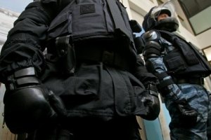 СБУ со стрельбой задержала пятерых киевских милиционеров
