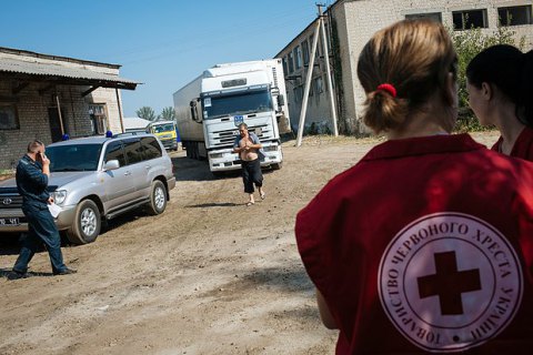 Боевики не пустили в Донецк 16 грузовиков от Красного Креста