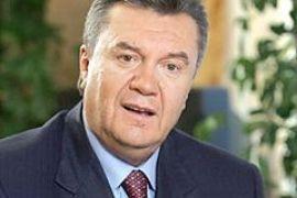 Янукович подал в ЦИК документы для регистрации