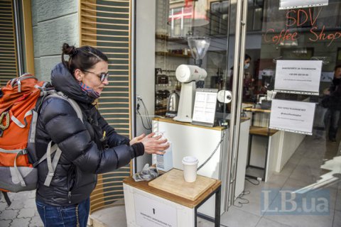 В Киеве запретили торговать шаурмой и кофе
