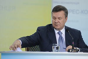 Янукович разозлися на министров без тетрадок
