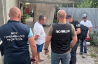 Розкрадання в армії: десятки обшуків пройшли в більшості регіонів України, підозри отримали 30 посадовців