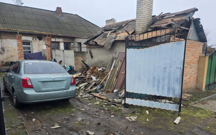 ​Росіяни 15 разів атакували два райони Дніпропетровщини: пошкоджені пожежна частина, елеватор та будинки