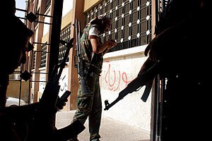 Сирийские повстанцы захватили две военные базы на границе с Ираком