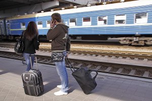 В Киеве из-за снежного коллапса значительно опаздывают поезда