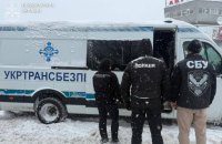 Двох посадовців Укртрансбезпеки підозрюють в отриманні хабарів за сприяння перевізникам в уникненні контролю
