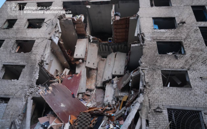 Росіяни атакували інфраструктуру і житлову забудову Запоріжжя. Є загиблі і потерпілі (оновлено)