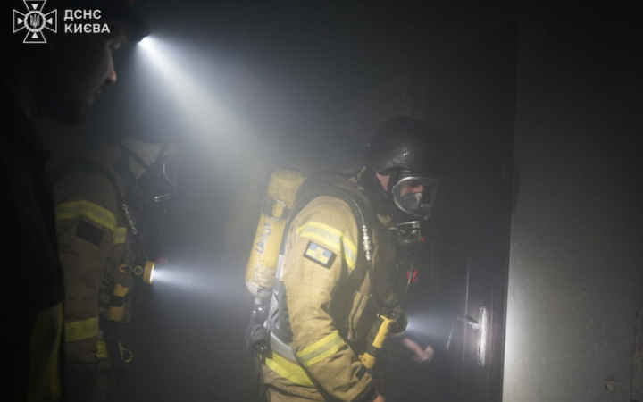 У Києві внаслідок атаки є поранені та загиблий. Пошкодження – в декількох районах (уточнено)