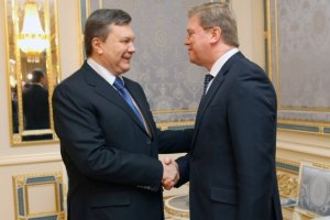 Янукович начал переговоры с Фюле