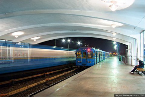 Еще одна станция метро в Киеве откажется от продажи жетонов