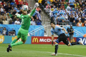 Группа D: сборная Уругвая выиграла у Англии