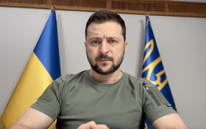 ​Зеленський: Байден допомагає Україні більше, але за Трампа повномасштабної війни не було