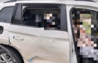 Росіяни атакували цивільний автомобіль у Херсоні, загинула жінка (оновлено)