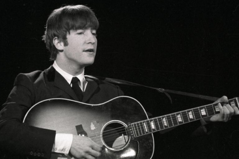 Гітару Джона Леннона продали з молотка за $2,4 млн