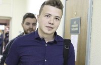 Протасевич на видео рассказал о своем местонахождении и "сотрудничестве со следствием" 