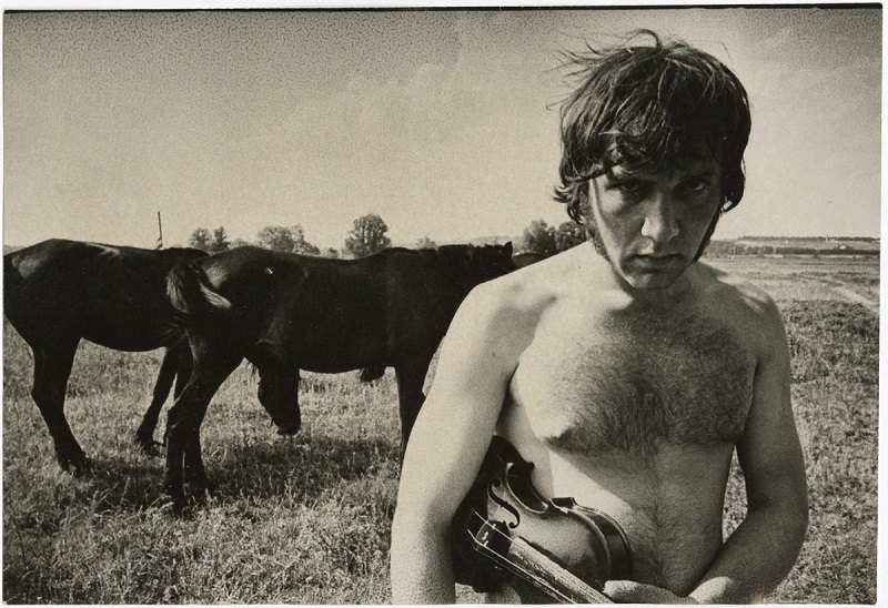 Євгеній Павлов, з серії «Скрипка» (1972), срібно-желатиновий друк