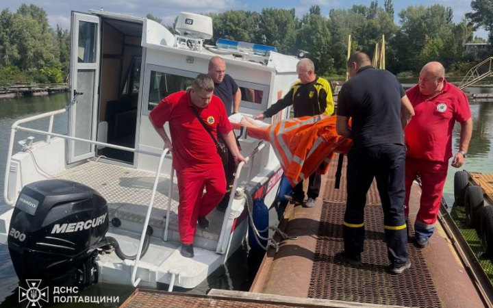 У Кременчуці рятувальники організували переправу через Дніпро