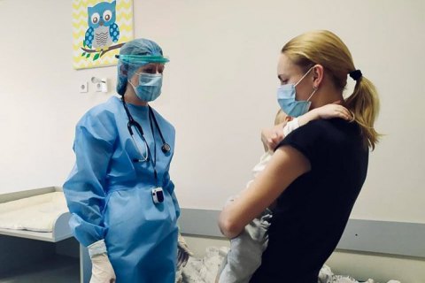 Діти стали частіше хворіти на ковід. Чи дійсно це так, і що робити батькам? 