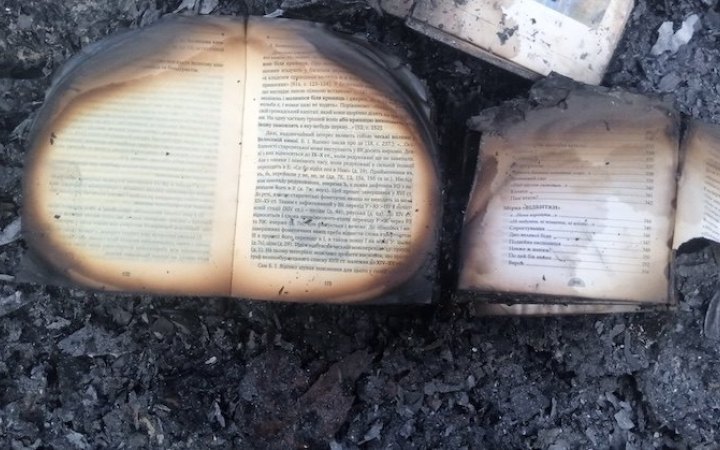 Знищені десятки тисяч книг: унаслідок російського удару по Києву згорів склад видавництва 