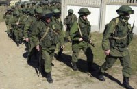Крымчан просят сброситься на памятник "зеленым человечкам"