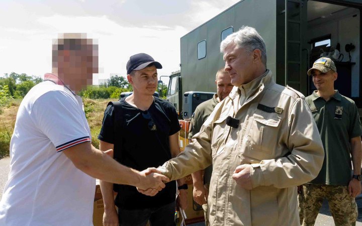 Порошенко передав техніку військовим морякам і курсантам Одеської академії 