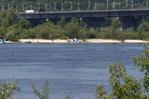 В Киеве у моста Патона всплыло тело утонувшего мужчины