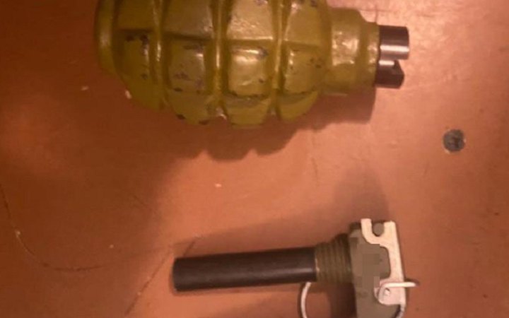У пасажира київського метро знайшли гранату