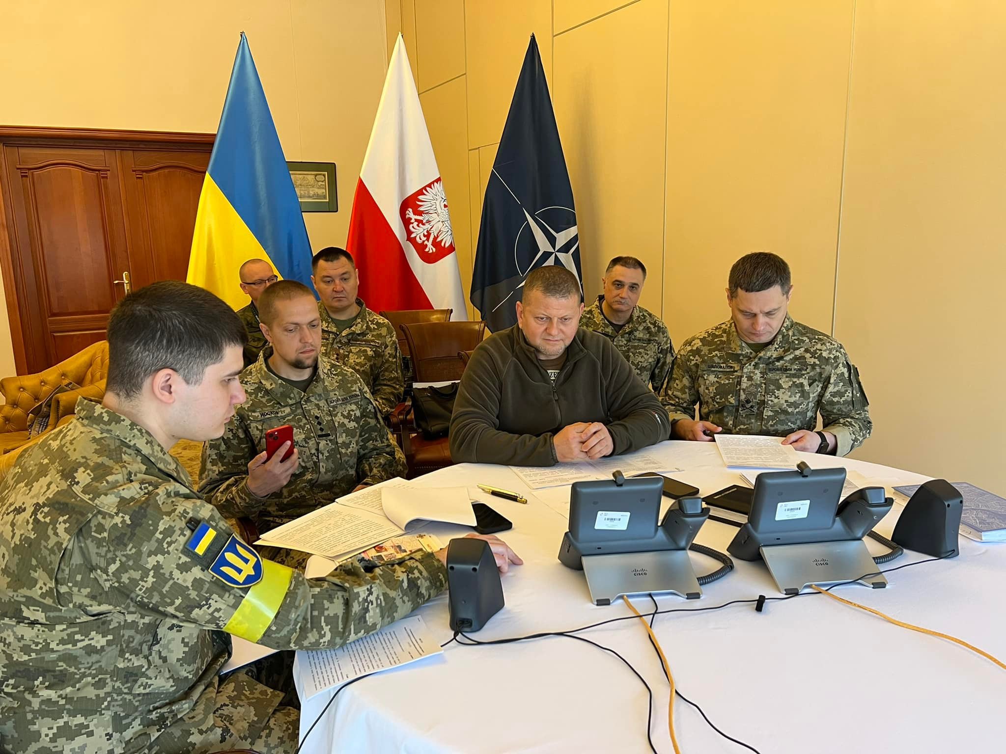 Командование украинской армией. Залужный 2022. Совещание военных. Украинские военные. Главнокомандующий ВСУ.
