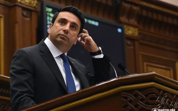 ​Спікер парламенту Вірменії назвав російських пропагандистів "г*вном на паличці"