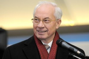 Азаров похвалився своїм військовим званням