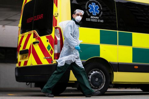 Британские врачи получили инструкции, кого спасать в первую очередь при избытке коронавирусных пациентов