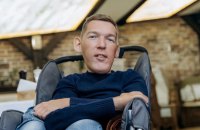 Підозрюваний в шахрайстві на зборах на лікування Гусаков повернувся до України