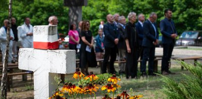 «Ми хочемо, щоб їх поховали тут». Як працює польсько-українська місія з пошуку жертв Волинської трагедії 